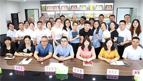 群英匯聚展風(fēng)采，工匠精神創(chuàng)佳績(jī)。——記辣妹子集團(tuán)供應(yīng)物流中心競(jìng)聘會(huì)